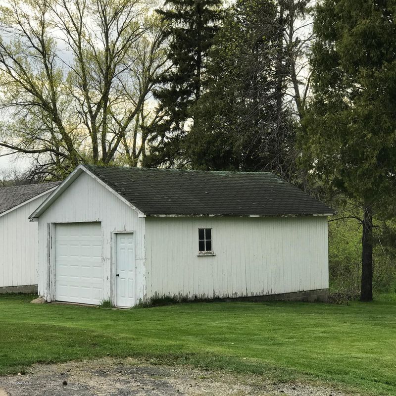 848 W 6th St, Saint Charles, MN 55972