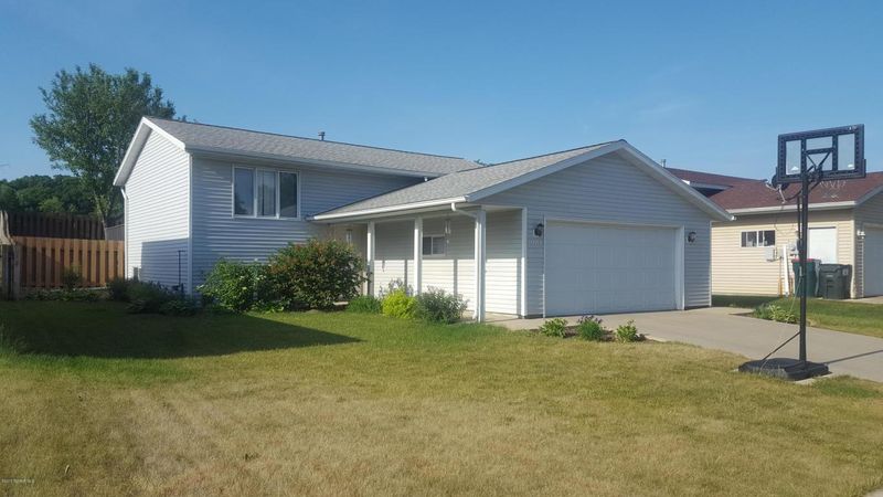 1908 S Village Dr SE, Rochester, MN 55904