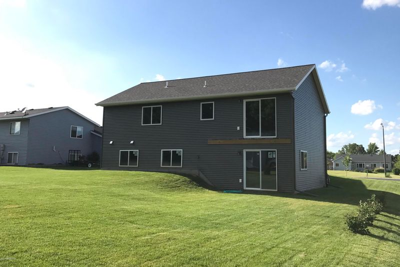 301 8th St NW, Dodge Center, MN 55927