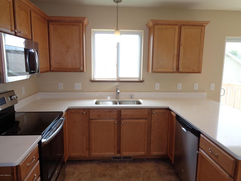 5248 Foxfield Dr NW, Rochester, MN 55901