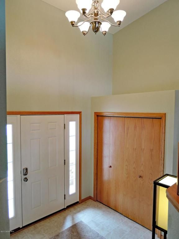 2190 Sunlight Ave SE, Owatonna, MN 55060