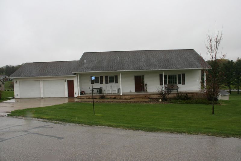 12525 Katrina Dr, Caledonia, MN 55921