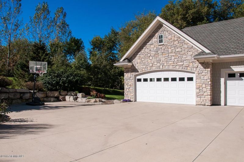 1300 Creek Ln SW, Rochester, MN 55902