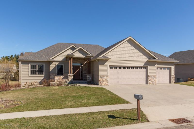 1627 Century Valley Rd NE, Rochester, MN 55906