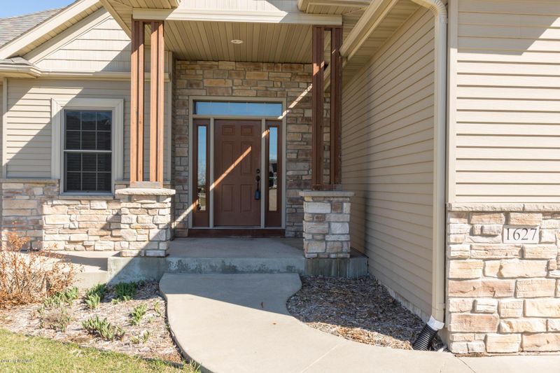 1627 Century Valley Rd NE, Rochester, MN 55906