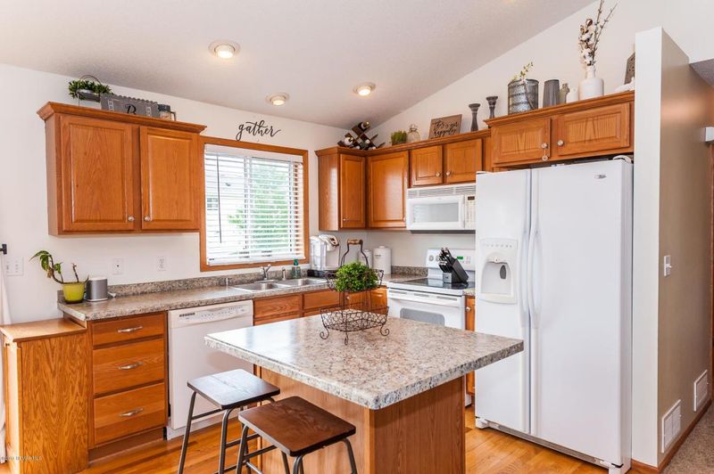 2802 Tomah Pl NW, Rochester, MN 55901