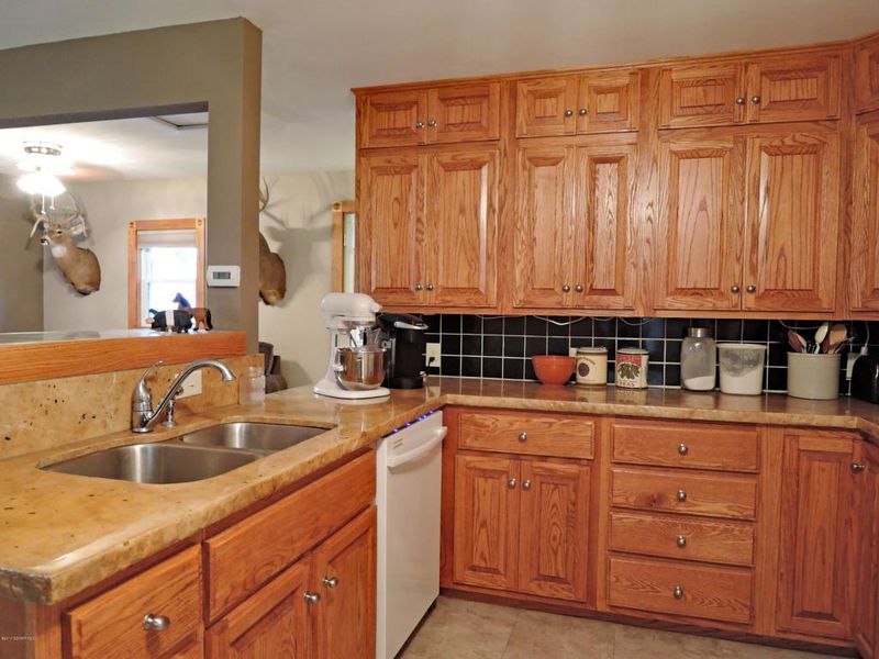 916 E Vine St, Owatonna, MN 55060