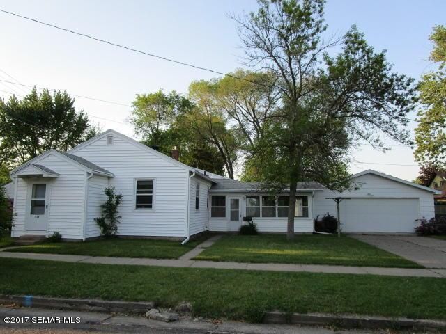 514 W 11th St, Winona, MN 55987