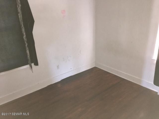 609 Center Ave S, Hayfield, MN 55940