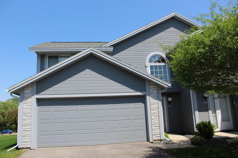 2709 Spyglass Ct NW, Rochester, MN 55901