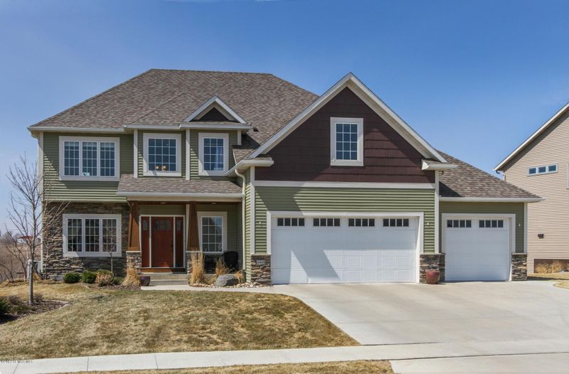 6449 Summit Pointe Rd NW, Rochester, MN 55901