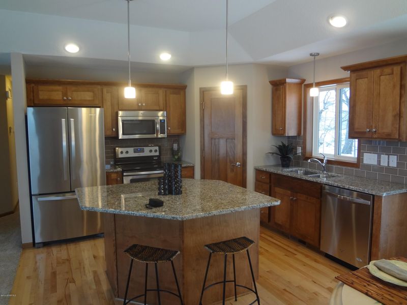 191 Golflinks Ave, Zumbrota, MN 55992