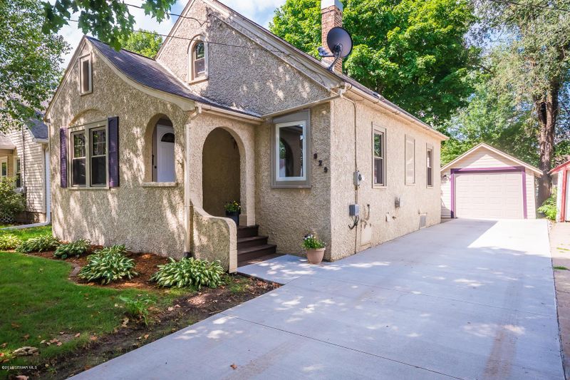 929 7th Ave SE, Rochester, MN 55904