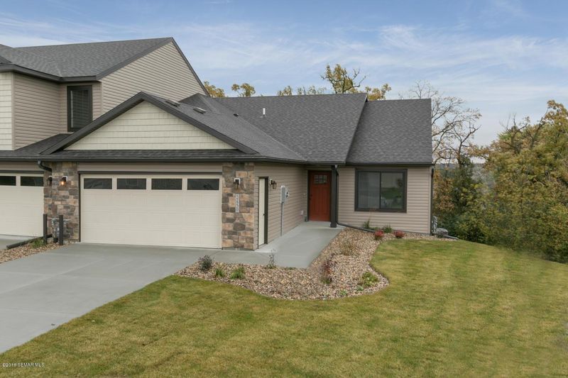 2450 Dallman Ln SE, Rochester, MN 55904