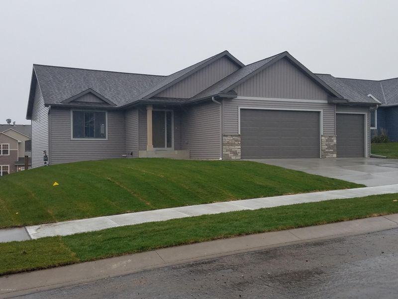 261 Forest Knoll Pl SE, Rochester, MN 55904