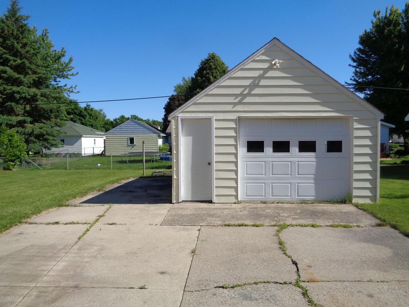 2009 2nd Ave SE, Austin, MN 55912