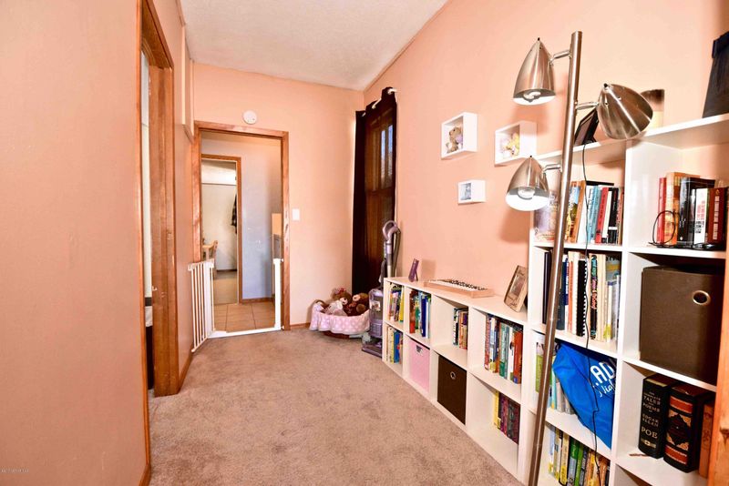1053 E 8th St, Winona, MN 55987