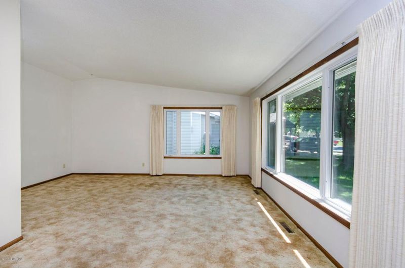 1309 Northern Heights Dr NE, Rochester, MN 55906