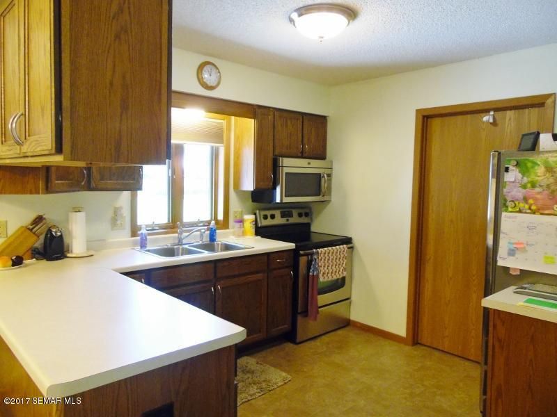 305 19th Ave NE, Waseca, MN 56093