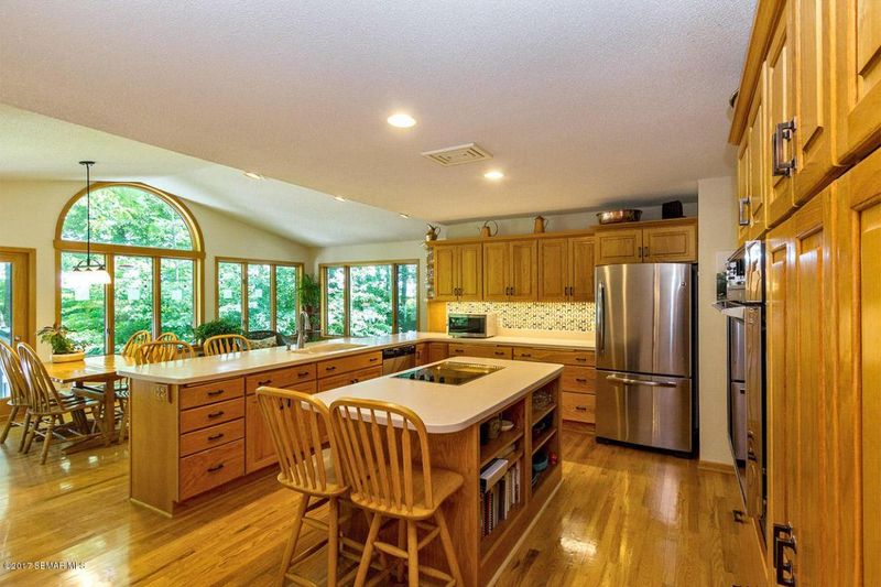 5265 Roselee Cir NW, Byron, MN 55920
