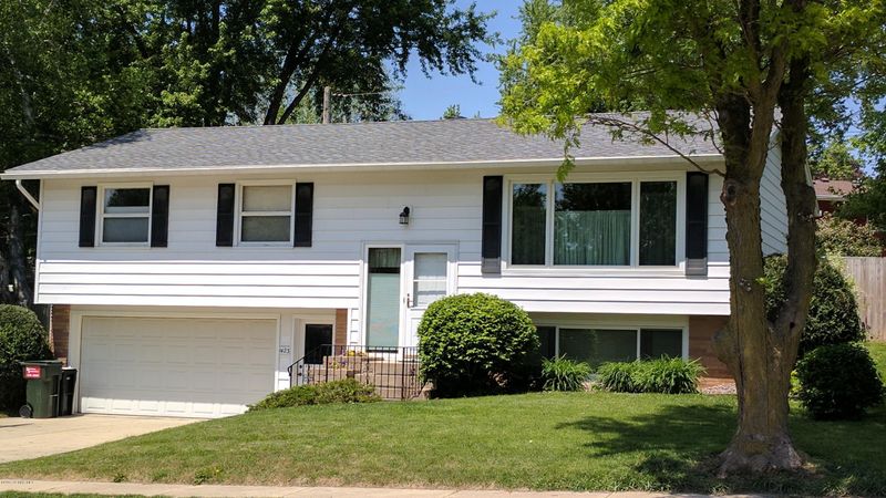 1423 29th St NW, Rochester, MN 55901