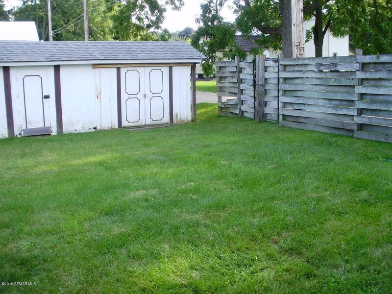136 E 15th St, Saint Charles, MN 55972