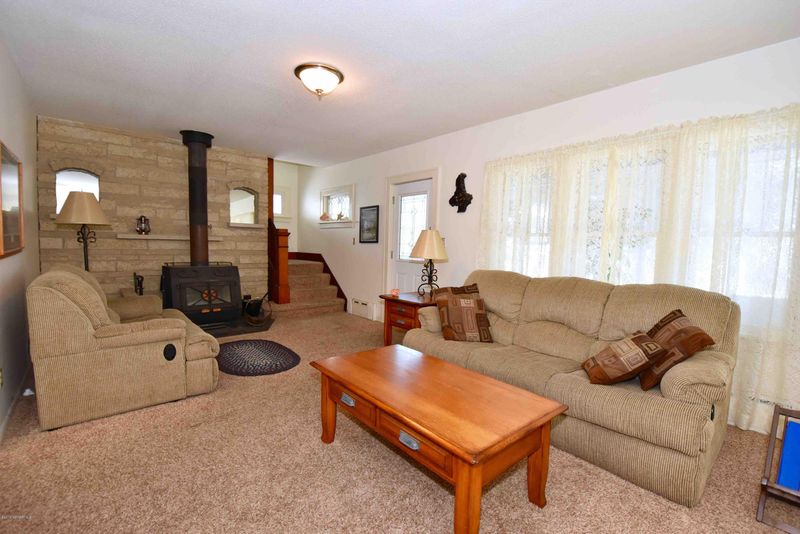 558 W 5th St, Winona, MN 55987