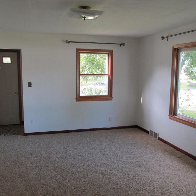 1104 23rd Ave SW, Austin, MN 55912