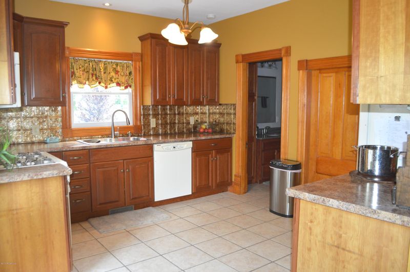 105 1st Ave NW, Plainview, MN 55964