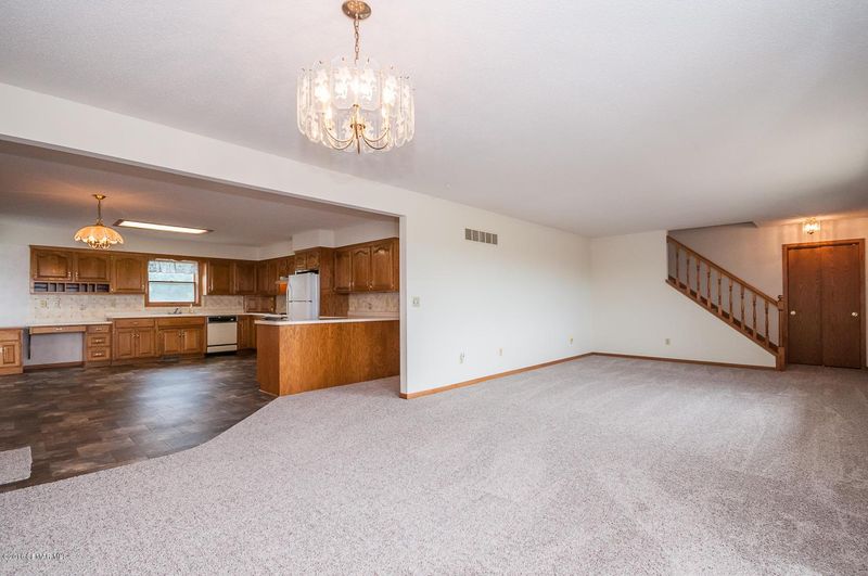 6004 Valleyhigh Rd NW, Rochester, MN 55901