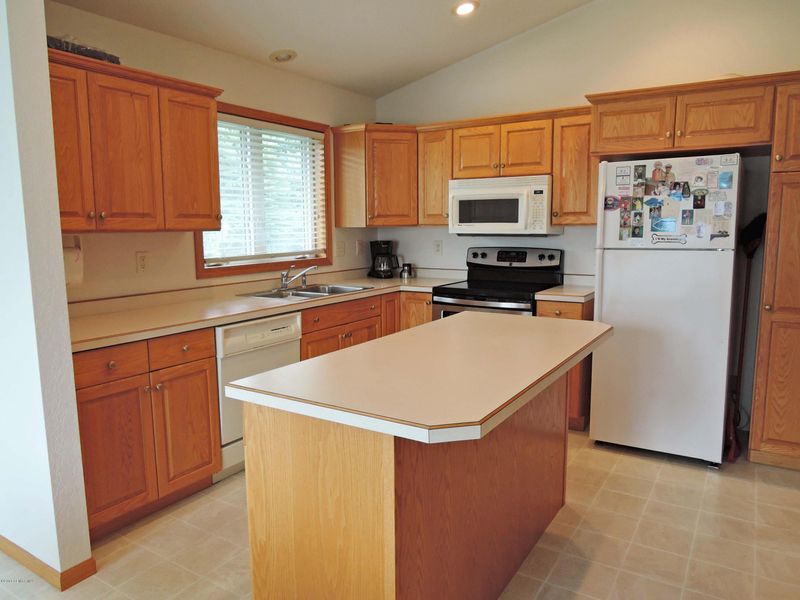 1975 Richway Ln, Owatonna, MN 55060