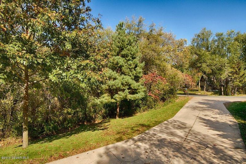 1440 Crescent Hills Dr, La Crescent, MN 55947