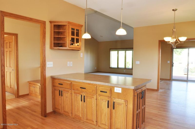 1646 Century Hills Dr NE, Rochester, MN 55906