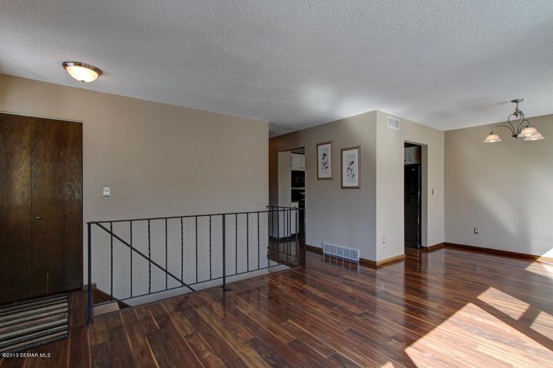 37 Viking Village Dr NW, Rochester, MN 55901