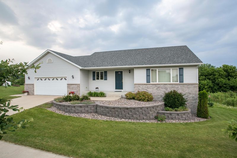 5103 Manor Brook Dr NW, Rochester, MN 55901