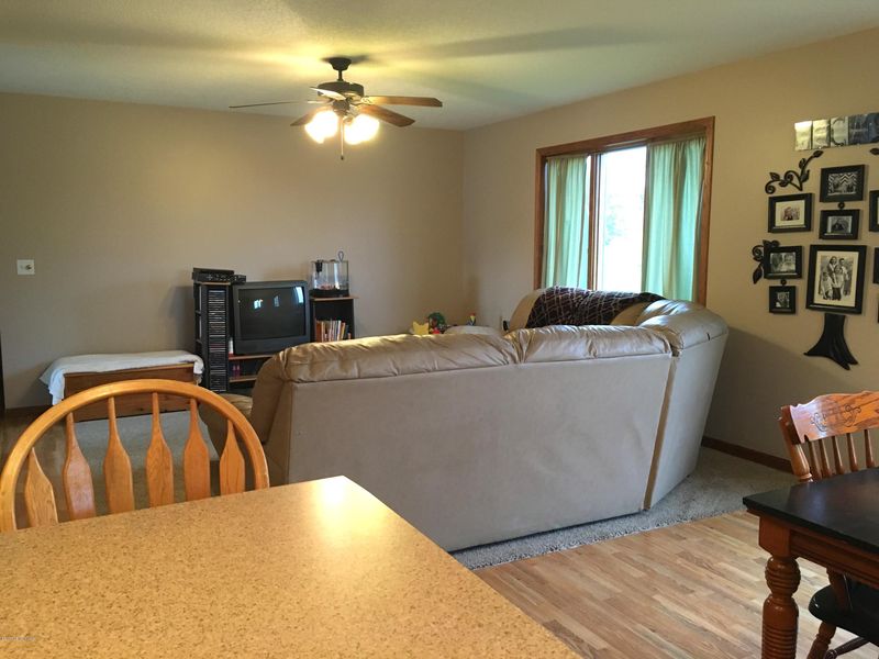 562 5th Ave SE, Dover, MN 55929