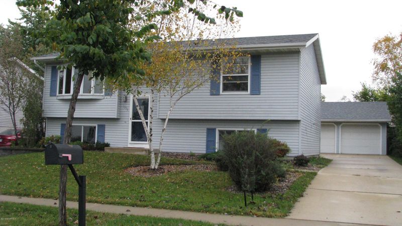 1956 50th St NW, Rochester, MN 55901