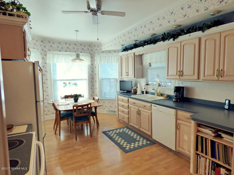 515 N Kingston St, Caledonia, MN 55921