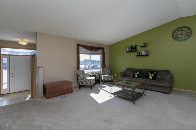 803 10th St NW, Kasson, MN 55944