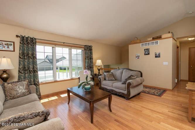 403 9th St SE, Stewartville, MN 55976