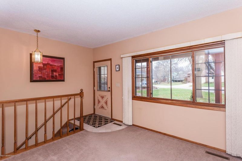 612 33rd St Ln NW, Rochester, MN 55901