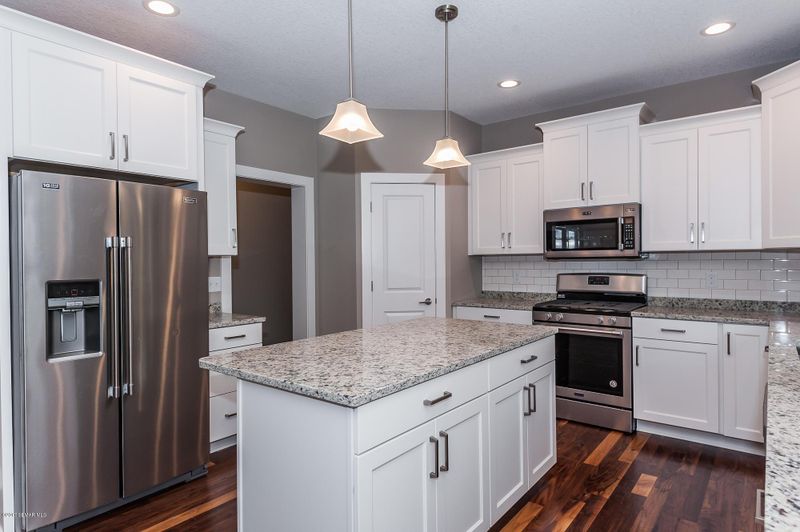 2374 Tee Time Rd SE, Rochester, MN 55904