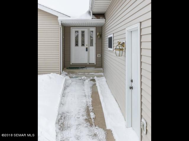 917 Jefferson Ave SW, Eyota, MN 55934