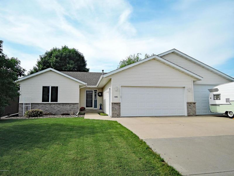 1195 SE 18th St, Owatonna, MN 55060
