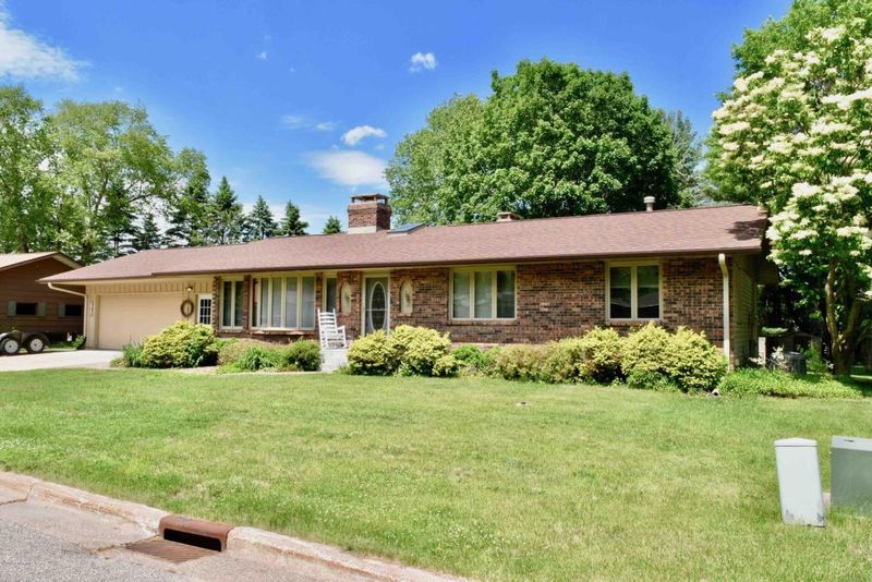 1626 Clubview Rd, Winona, MN 55987