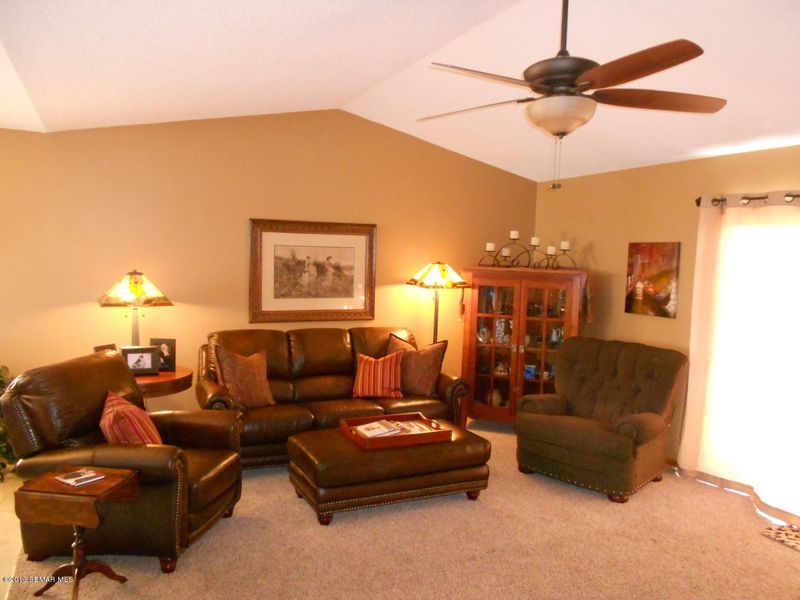 1821 8th St SE, Pine Island, MN 55963