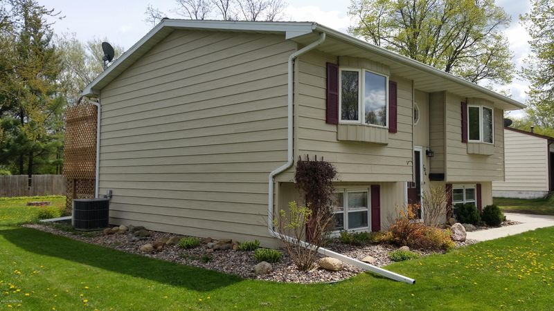 704 5th Ave NW, Kasson, MN 55944