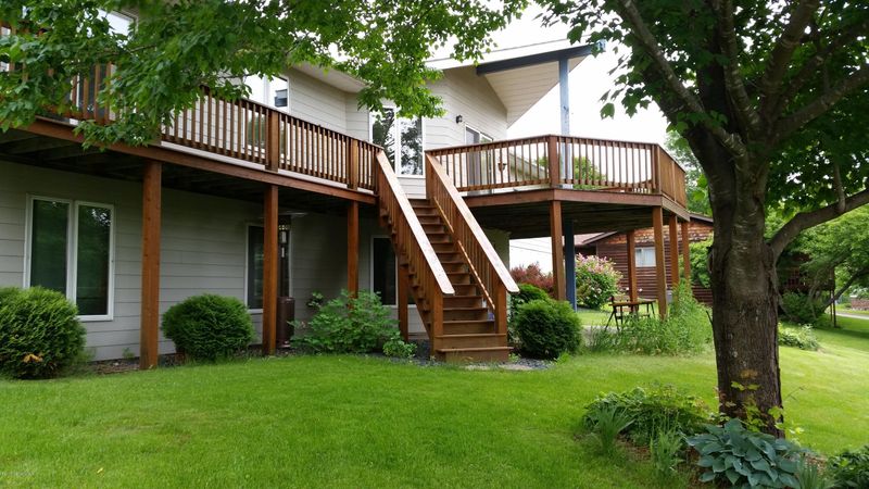 452 Sunnyview Dr, Rollingstone, MN 55969