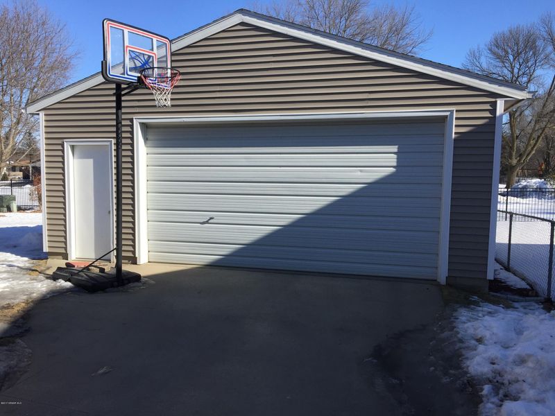 1610 5th Ave SE, Rochester, MN 55904