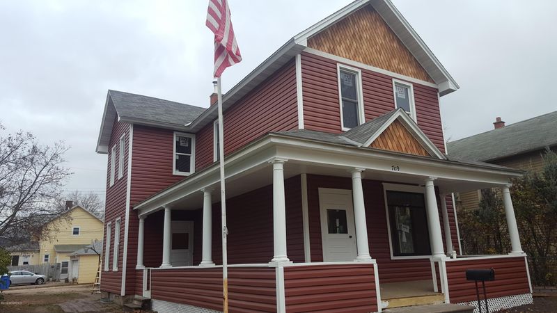709 W 5th St, Winona, MN 55987
